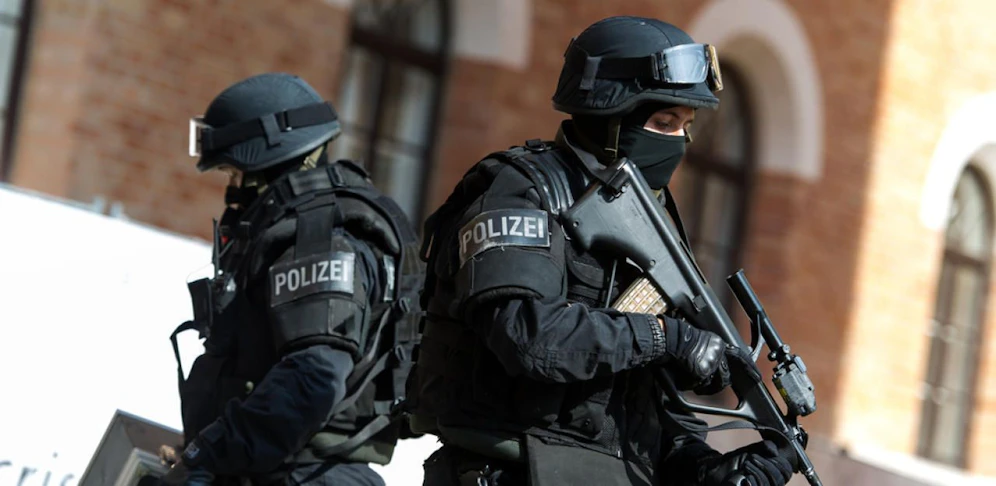 Die Polizei zog die Wega zur Festnahme hinzu.