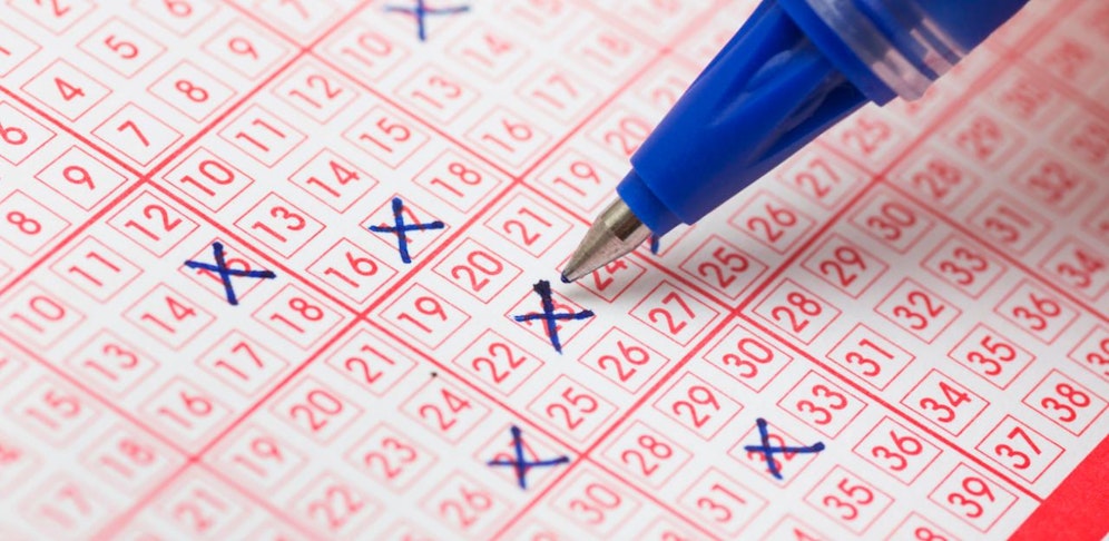 Ein glücklicher Steirer darf sich über einen Lotto-Gewinn von 3,7 Millionen Euro freuen.