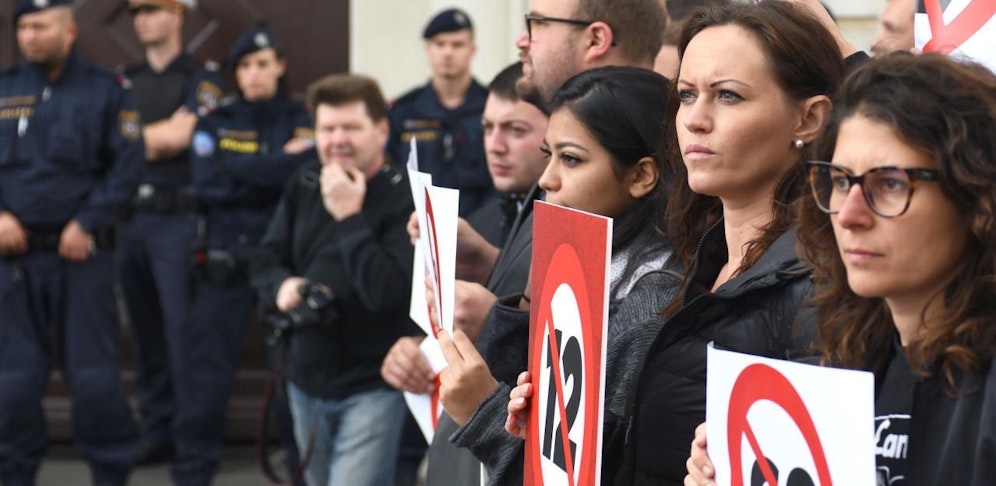 Protestaktion gegen den 12-Stunden-Tag.