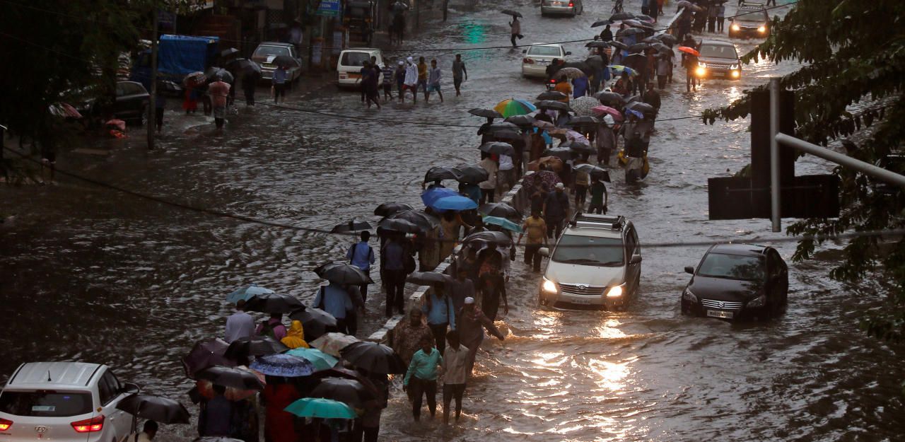 Heute.at - Überschwemmungen in Mumbai: Erste Tote