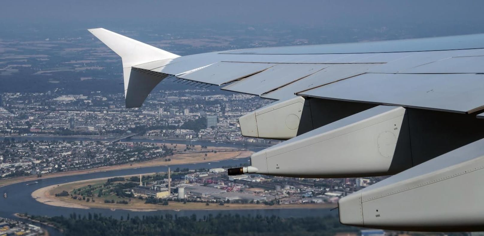 Airbus lässt Haarrisse an A380-Flügeln untersuchen