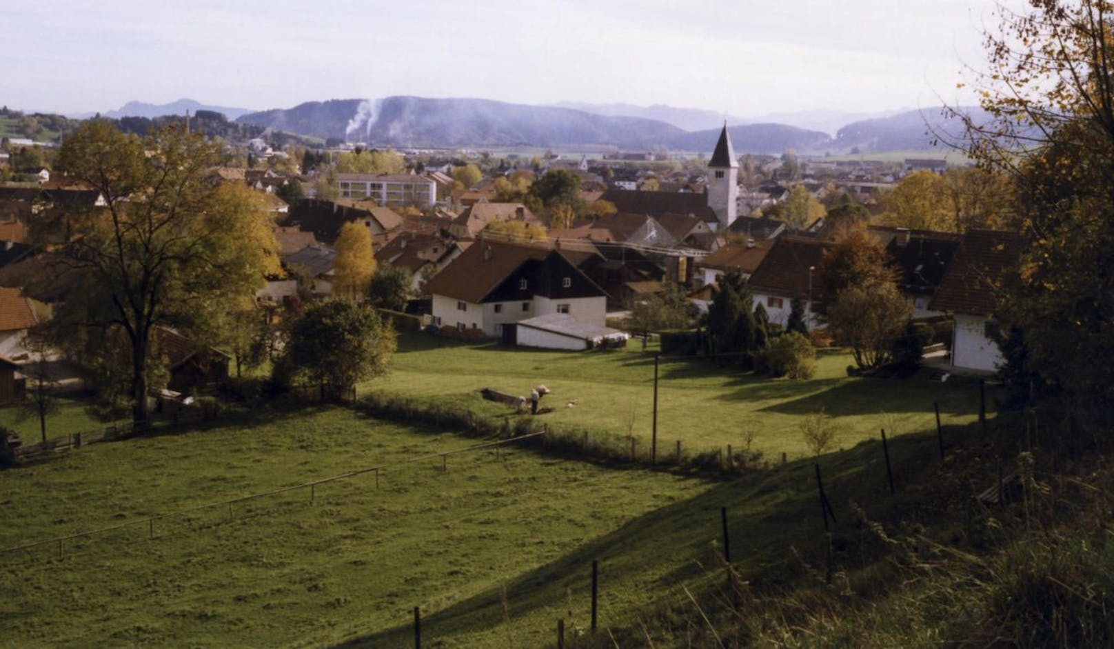 Blick auf die Ortschaft Peiting in Bayern, Deutschland. Archivbild