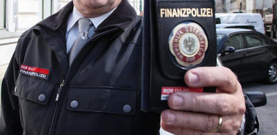 Die Finanzpolizei sucht flächendeckend nach Kurzarbeits-Schwindlern.