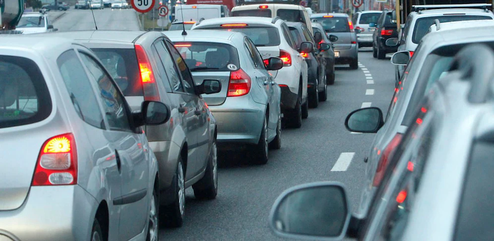 Aufgrund einer Panne, blieben zwei Lenker mitten auf der Autobahn stehen.