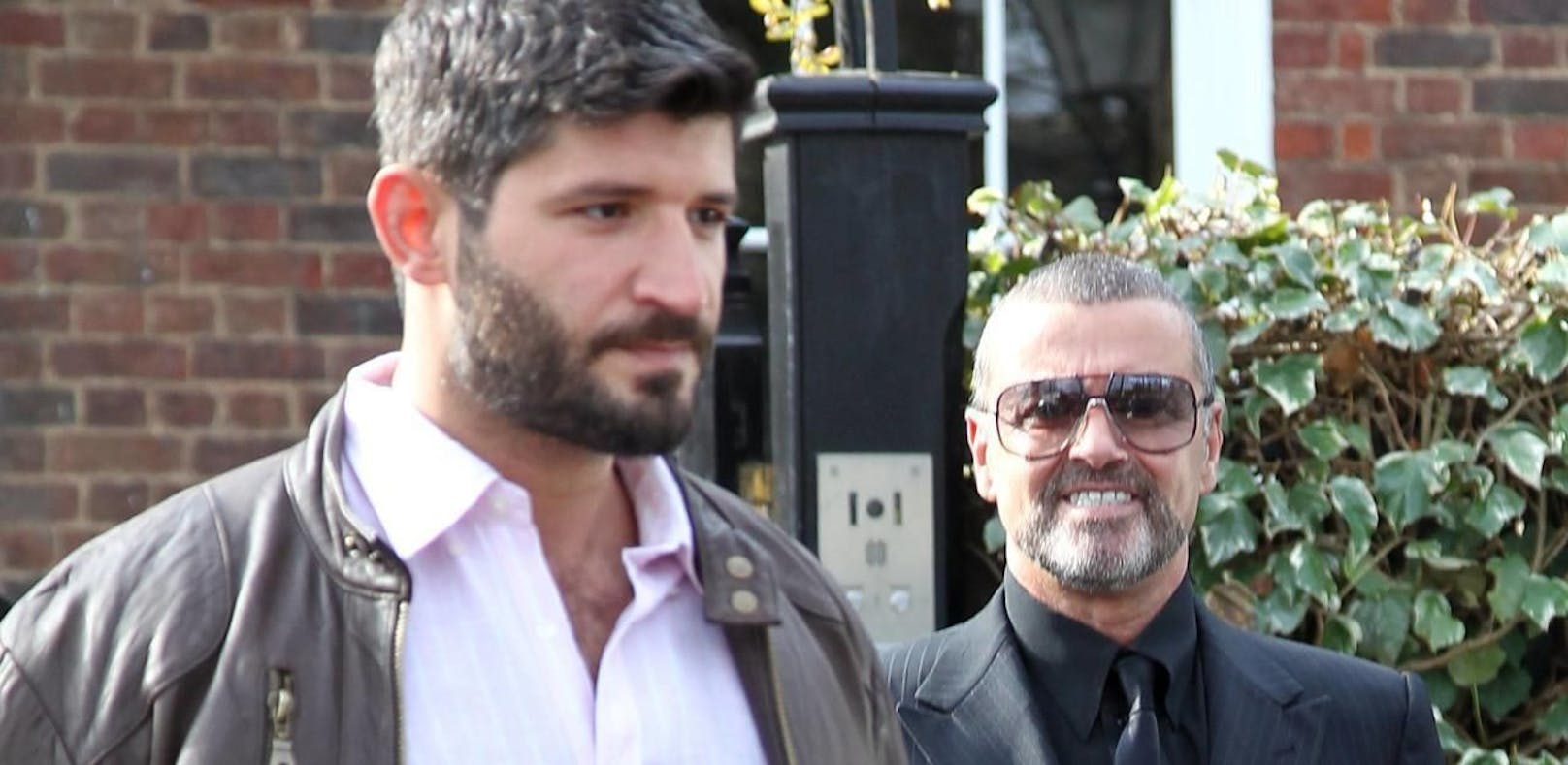Fadi Fawaz (li.) und George Michael am 14. März 2012 in London. 