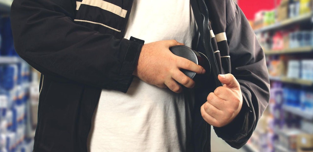 Der Ladendieb attackierte den Detektiv, nachdem der Diebstahl aufgeflogen war.