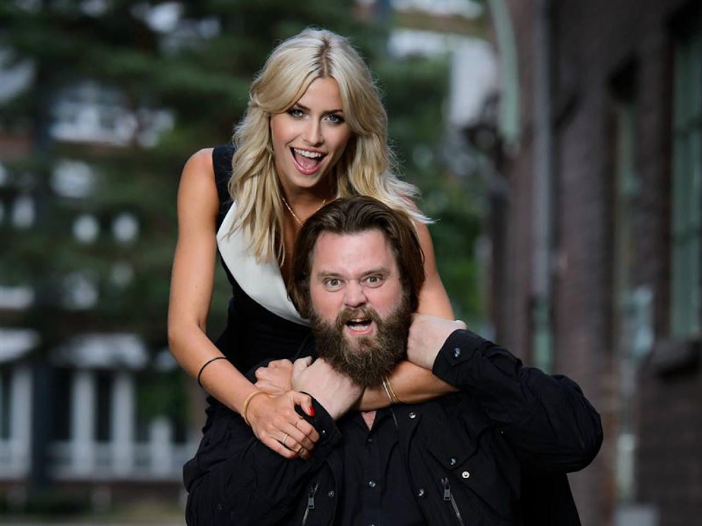 Lena Gercke zeigt sich von ihrer spaßigen Seite.