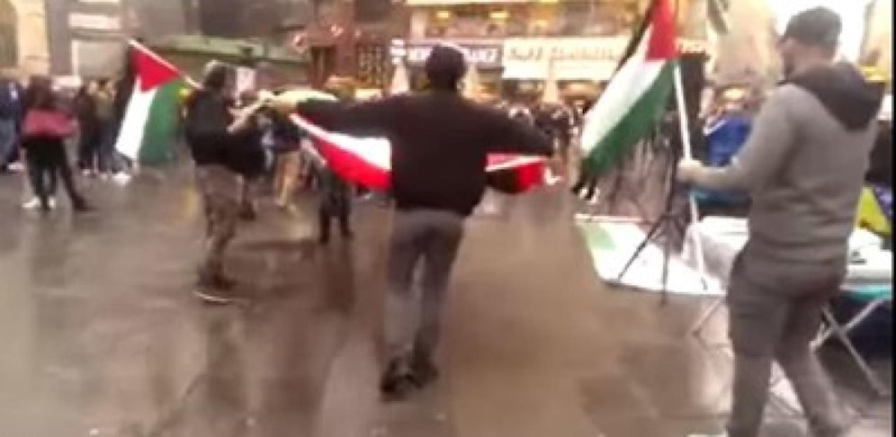 Bosnien-Fans sorgten in Wien 2015 für einen Eklat. Dieser Screenshot stammt aus einem Youtube-Video, das inzwischen von der Plattform gelöscht wurde.