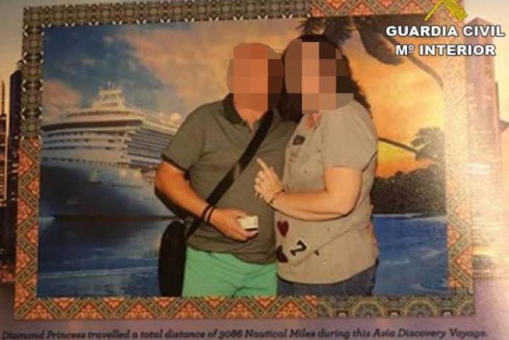 Die Bankangestellte (51) ging mit dem gestohlen Geld und ihrem Freund auf Reisen und postete dreist ihre Urlaubsbilder. Hier ist sie mit der "Diamond Princess" auf Asien-Kreuzfahrt. 