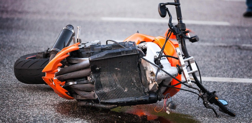 Bei dem Unfall wurde der Motorradfahrer verletzt