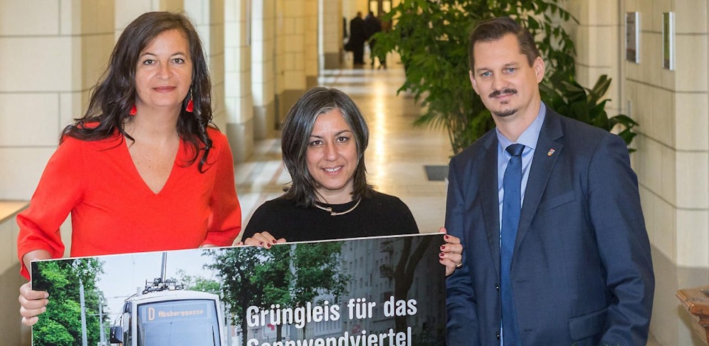 Öffi-Stadträtin Ulli Sima, Verkehrs-Stadträtin Maria Vassilakou und der Favoritner Bezirksvorsteher Marcus Franz (v.l.).