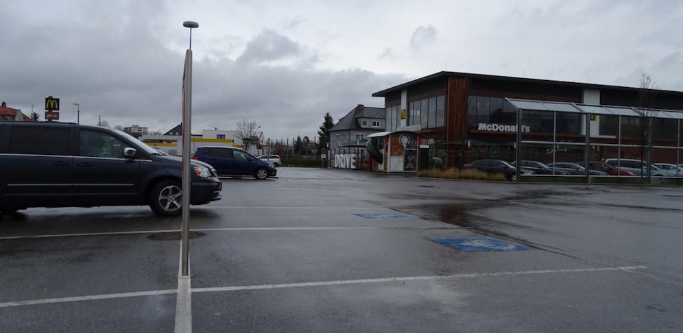 Polizei-Einsatz in Fast-Food-Lokal in St. Pölten.