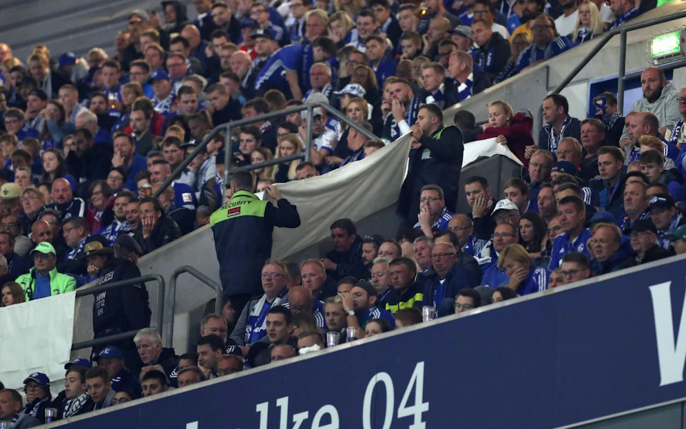 Medizinischer Notfall auf der Tribüne.