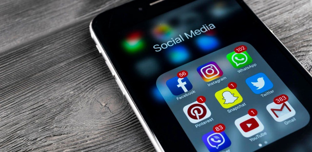 Wir senden Ihnen - wenn Sie das wünschen - nicht nur News, sondern auch Gewinnspiele als Facebook-Nachricht.