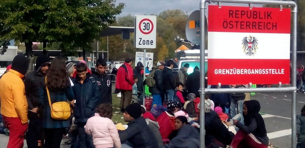 Auch nach Abflauen der Migrationskrise im Jahr 2016 gibt es in Österreich noch immer 17.000 offene Asylverfahren. (Im Bild: Spielfeld 2015)