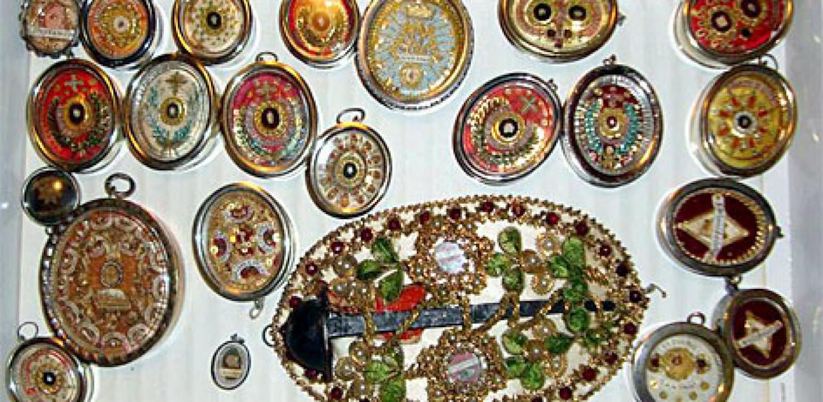 Der Dieb schickte diese gestohlene Reliquien ans Kloster Kremsmünster zurück.
