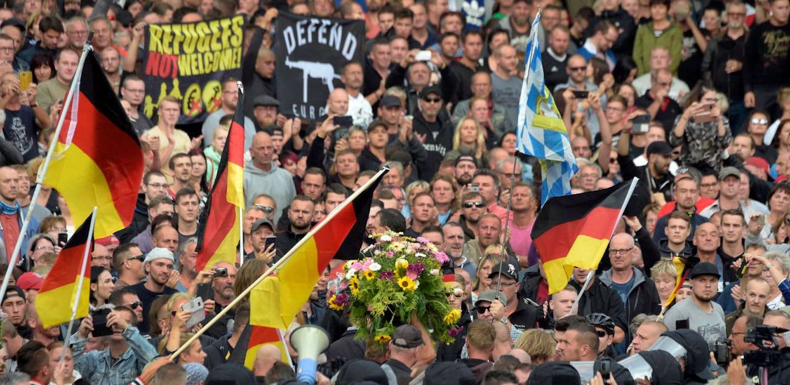 1.000 Neo-Nazis marschieren in Chemnitz