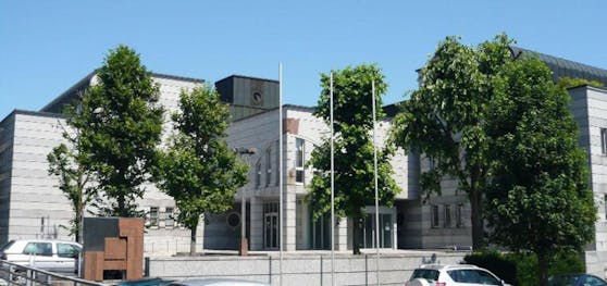 Am Landesgericht Steyr muss sich der Beschuldigte (52) verantworten.