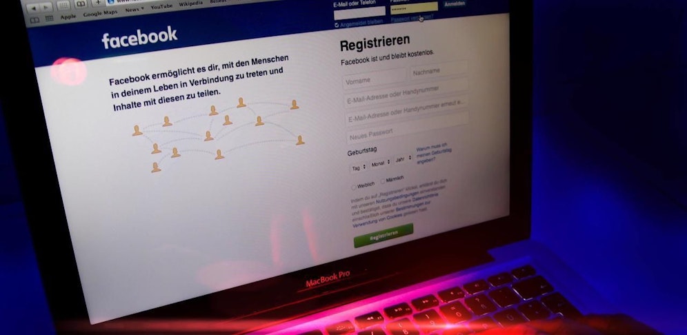 Facebook-Mitarbeiter werden mit anstößigen Bildern und Videos konfrontiert.