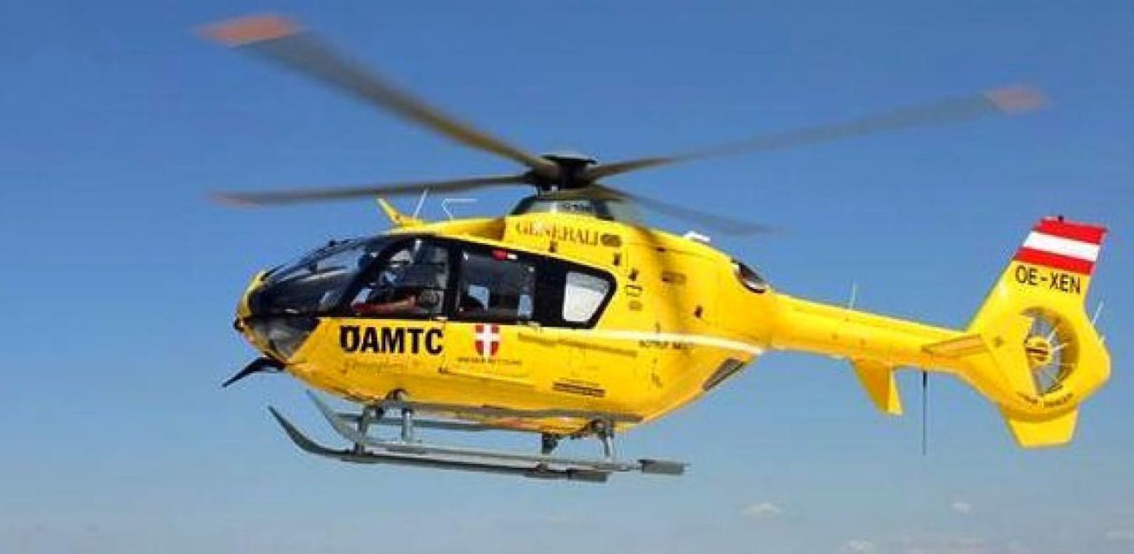 Der Notarzt-Helikopter C9 flog die Frau ins Wiener AKH.