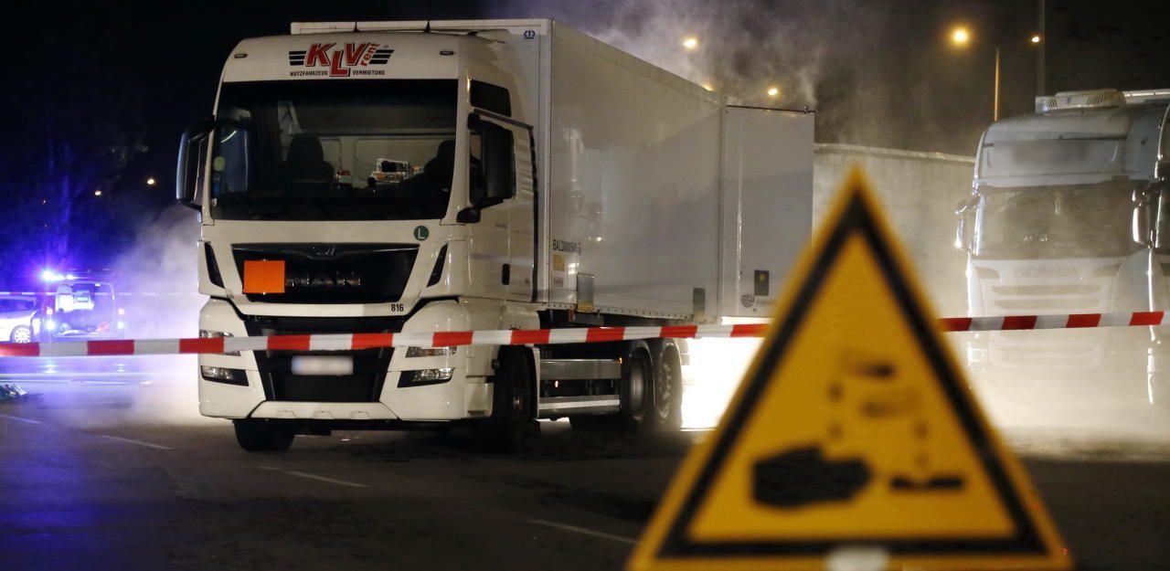 Heute.at - Salzsäure ausgetreten: Florianis im Großeinsatz