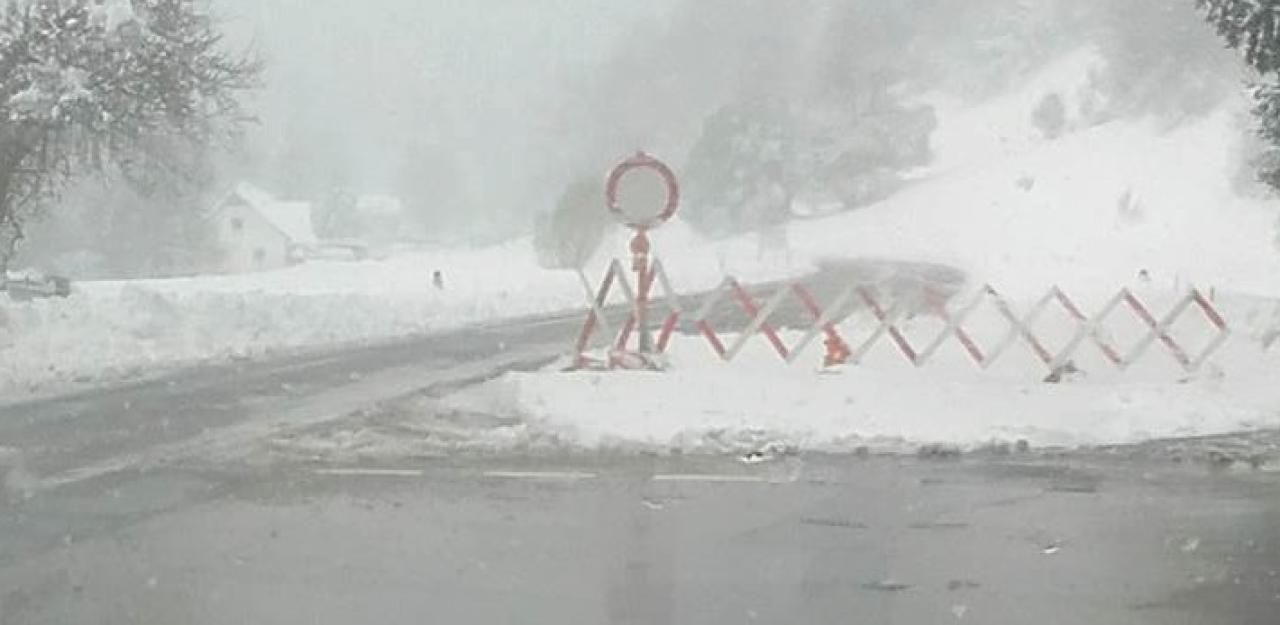 Heute.at - Wintereinbruch: Ort ist komplett abgeschnitten