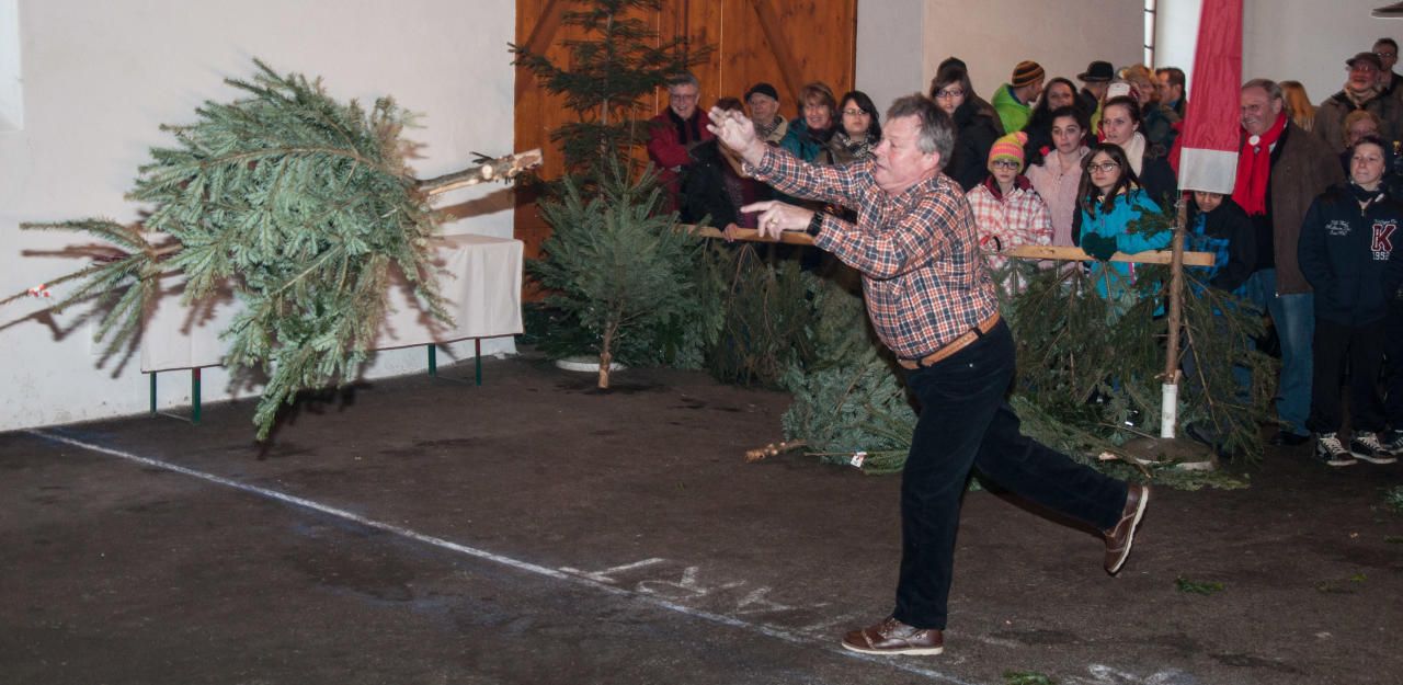 Heute.at - Wenn Christbäume das Fliegen lernen...