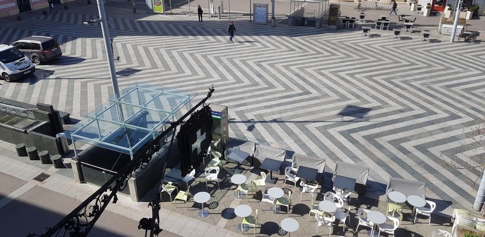 Fast menschenleer: Aufnahme vom St. Pöltner Rathausplatz Montagmittag.