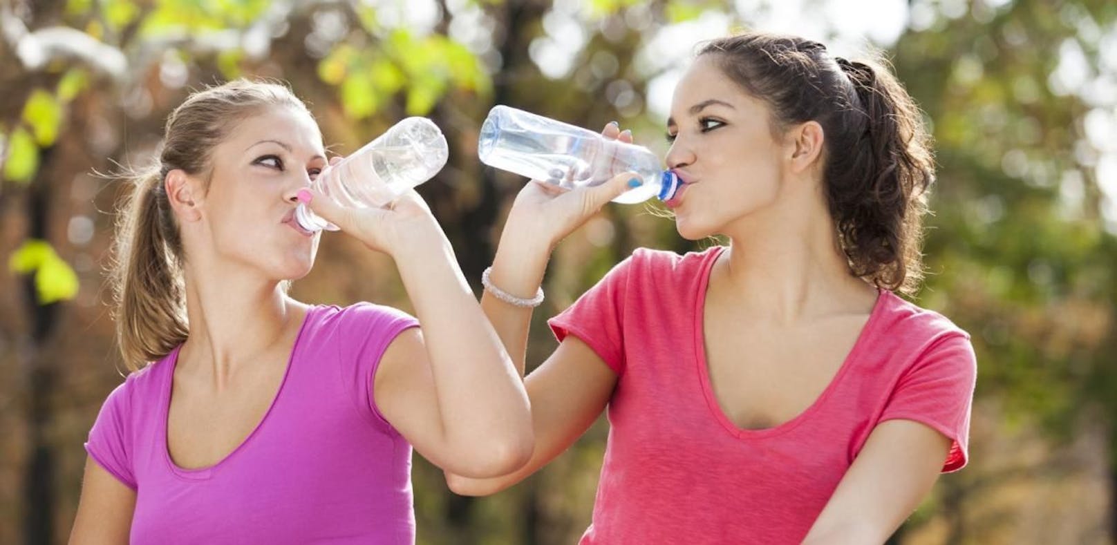 Der Alleskönner Mineralwasser: Beinhaltet wertvolle Mineralstoffe sowie Spurenelemente und ist ein optimaler Durstlöscher im Sommer!