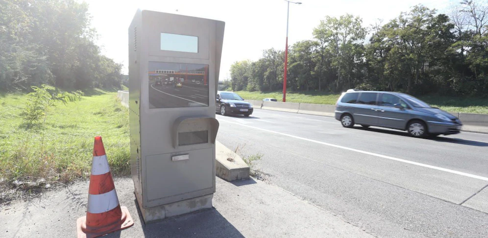 Ein Polizist wurde von einem Radar geblitzt