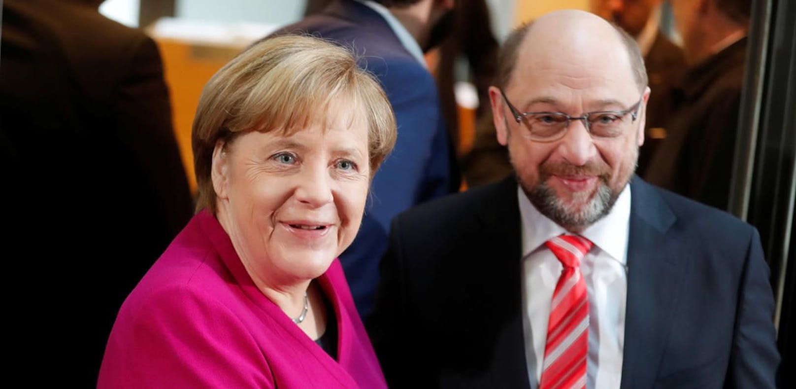 Merkel und Schulz müssen für die Koalitionsverhandlungen büßen.
