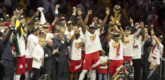 Die Toronto Raptors jubeln über den ersten kanadischen NBA-Titel der Geschichte.