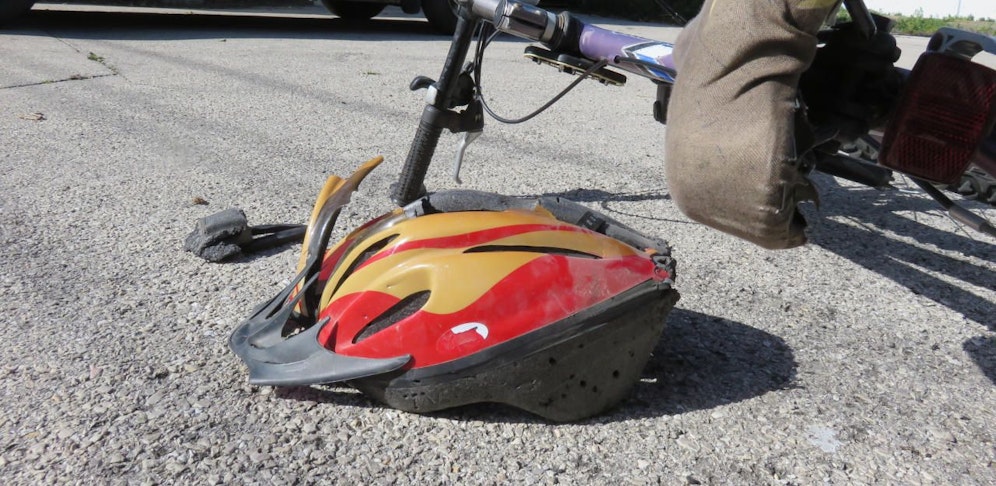 Der Autofahrer ließ den Verletzten einfach liegen. (Symbol)