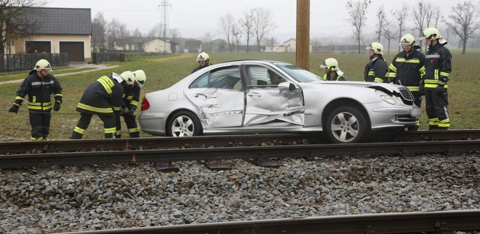 Crash bei Bahnübergang forderte einen Verletzten