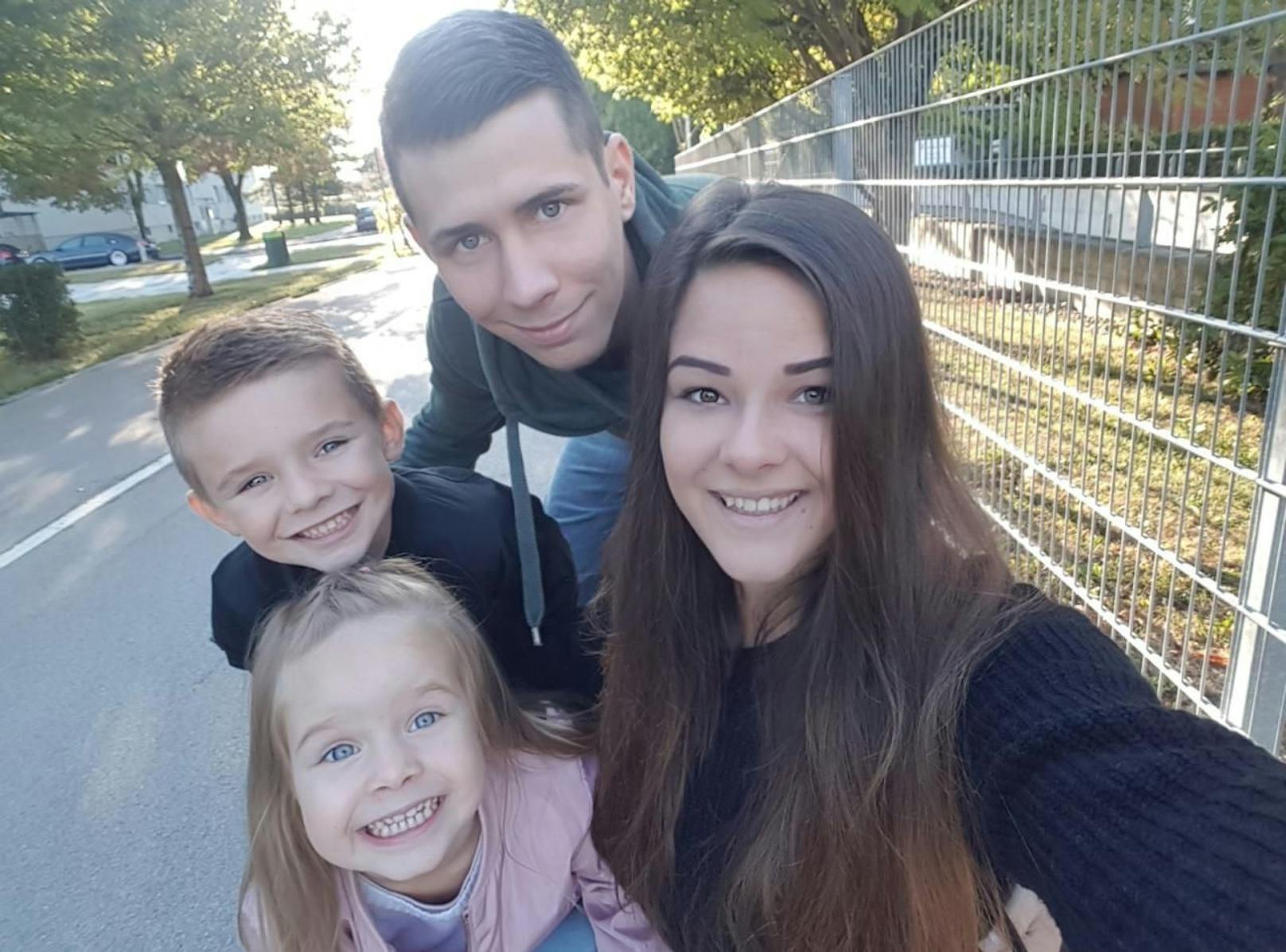 Liebevolle Familie: Vater Helmuth und Mutter Jennifer mit ihren Kindern Jayson (5) und Zoé (4)