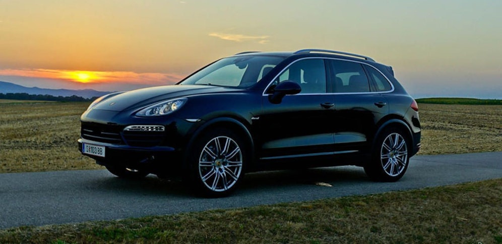 Ein 15-Jähriger aus Leonding fuhr um vier Uhr morgens den Porsche Cayenne seiner Mama in einen Bach. (Symbolbild).