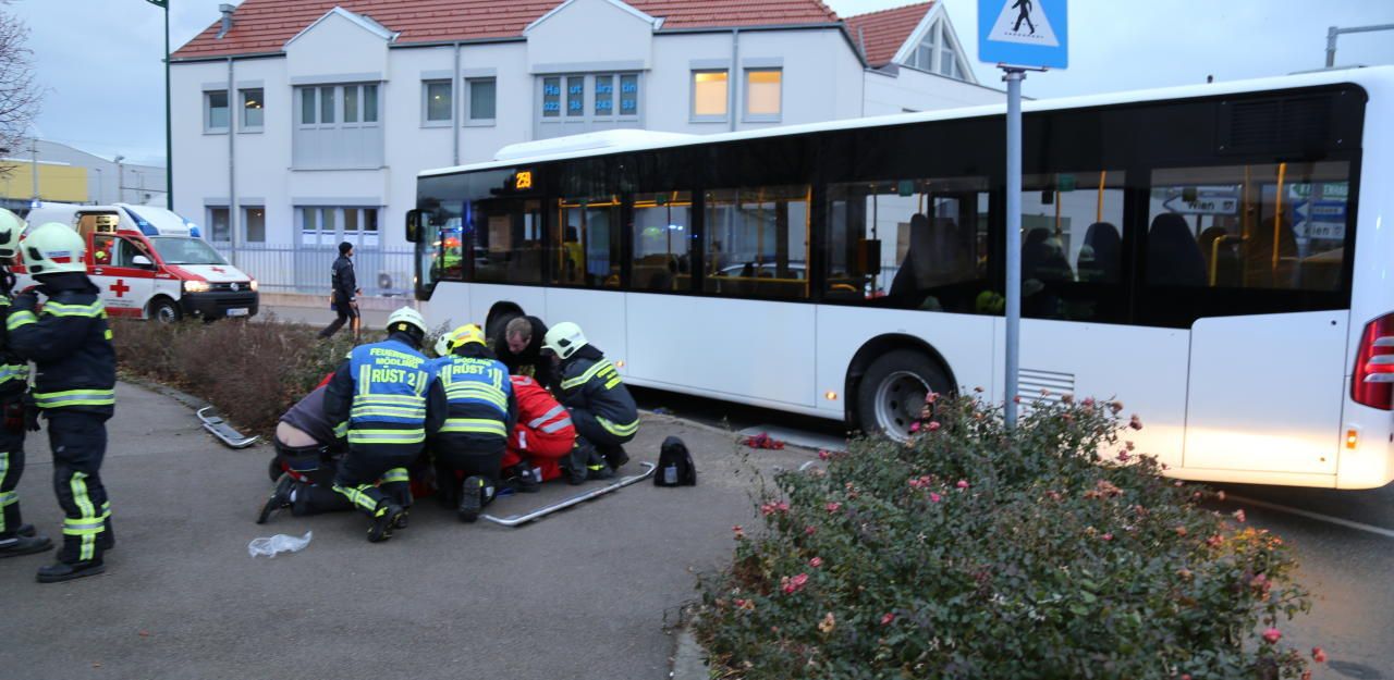 Schwerer Busunfall Mit Zwei Verletzten Kindern – Österreich | Heute.at