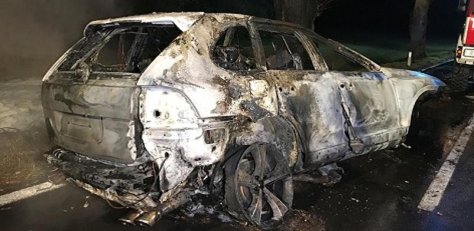 Porsche in Flammen: Toter dürfte Unternehmer sein
