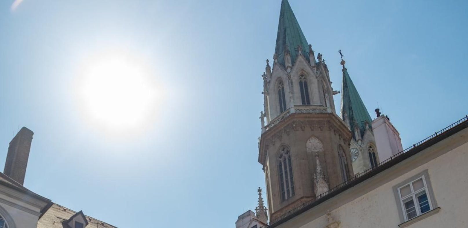 Das Stift Klosterneuburg zeigt sich bei Sonne von seiner besten Seite.