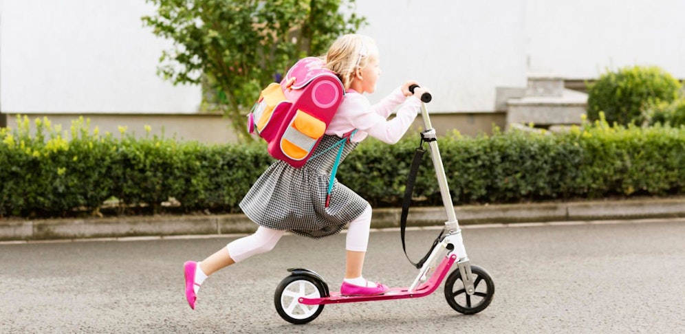  Die Zahl der Scooter-Unfälle mit Kopfverletzungen steigt, sagen Experten. Sie fordern eine Helmpflicht für Kinder.