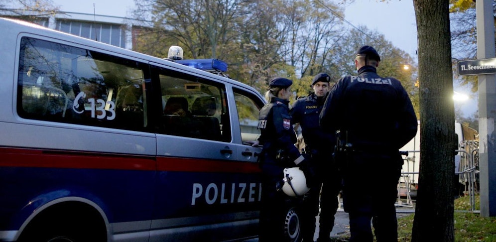 Die Polizei wurde zum Party-Crasher. (Symbolbild)