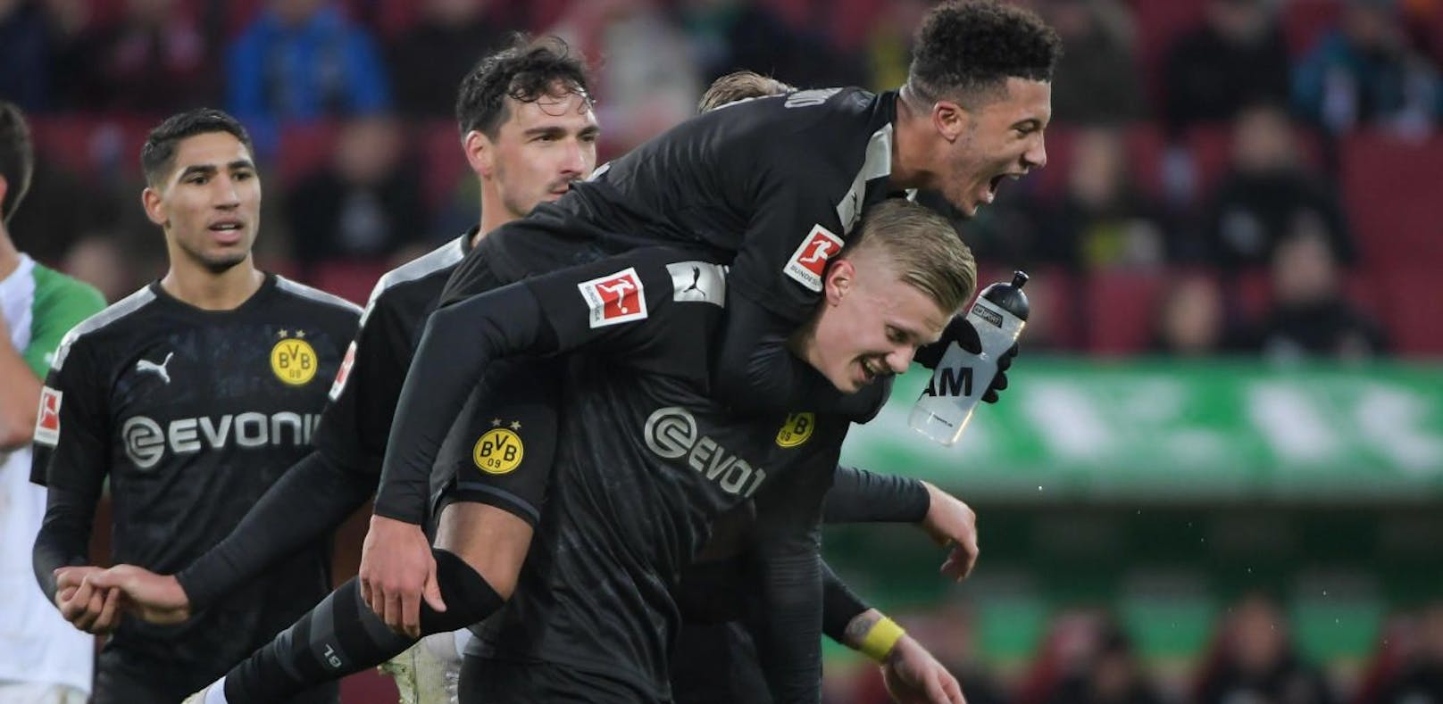 Erling Haaland schießt sich in die Herzen der Dortmund-Fans.
