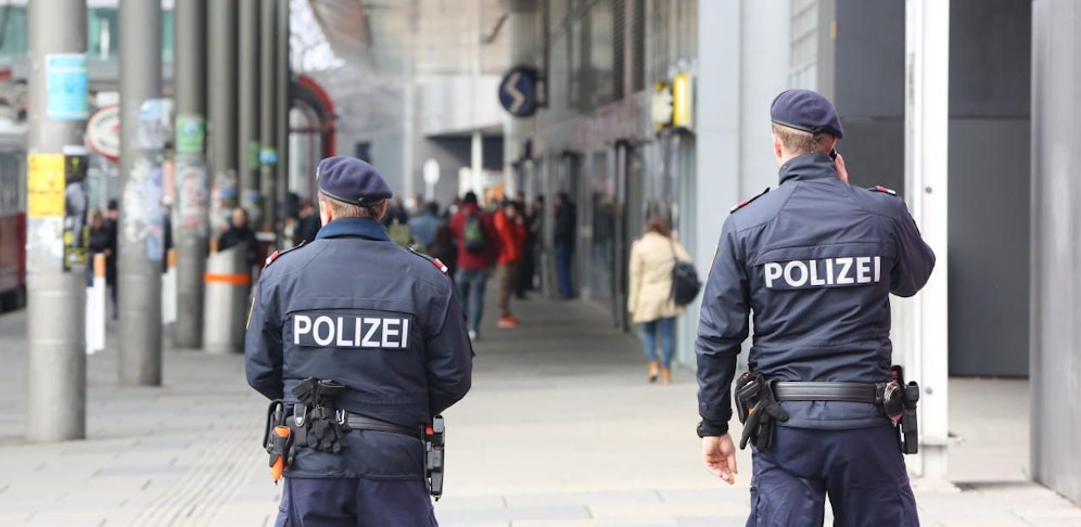 Lokalaugenschein Praterstern, Alkoholiker und Polizei am 16.03.2016. Archivbild.