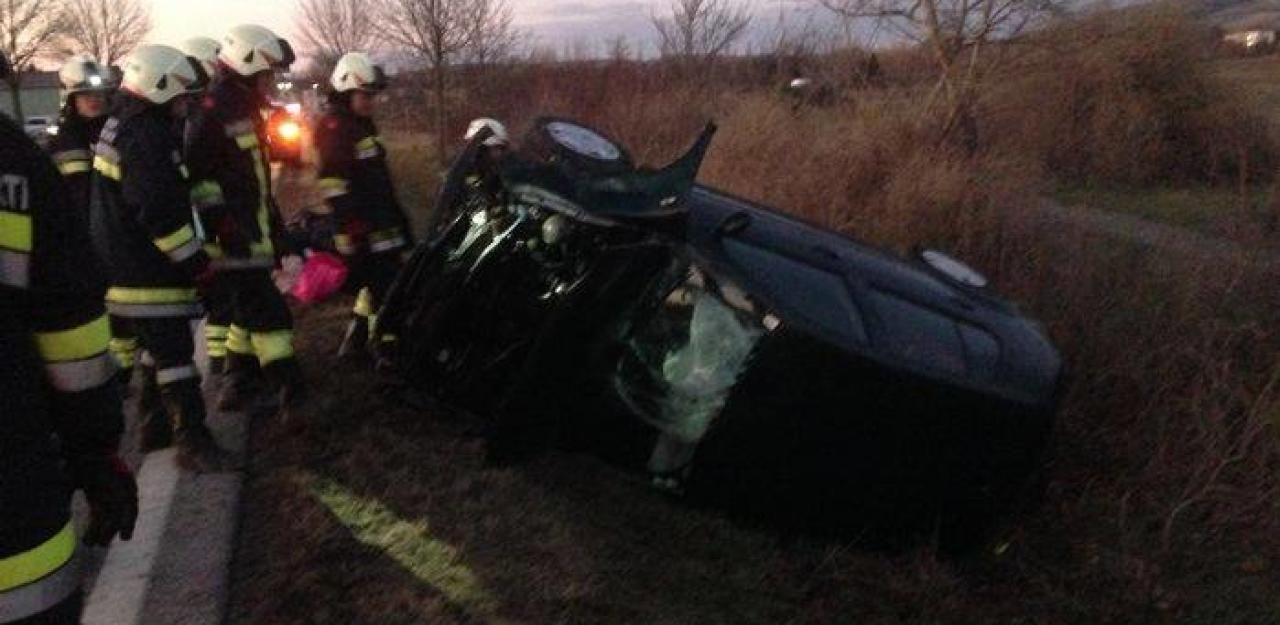 Heute.at - 3-Jährige und Mutter bei schwerem Unfall verletzt