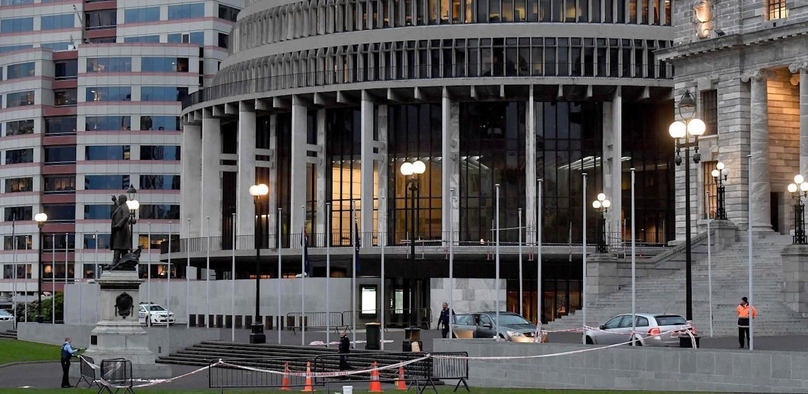 Neuseeland: Mann zündet sich vor Parlament an