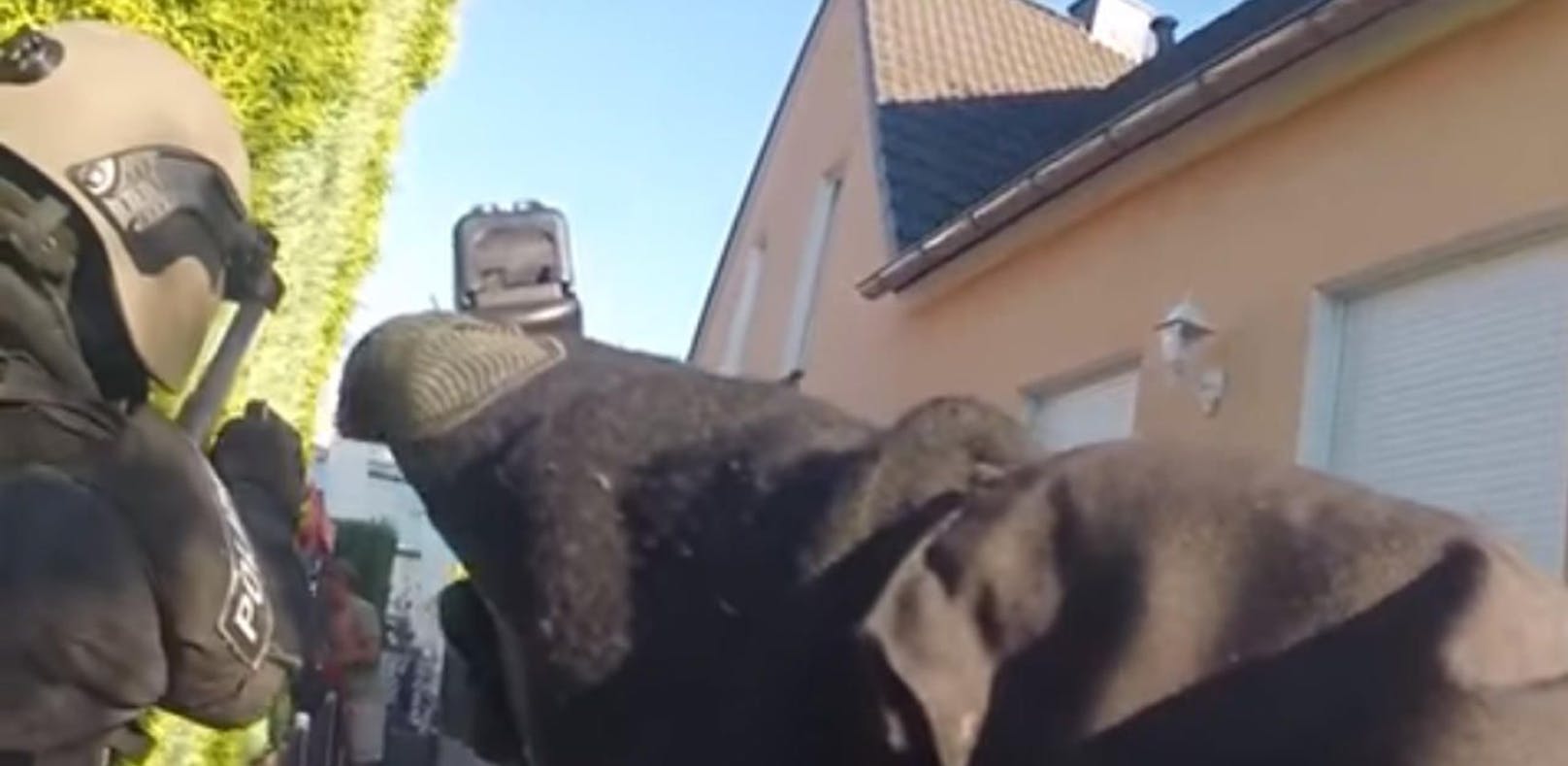 Video aufgetaucht: Polizei schießt Ex-Mr-Germany an