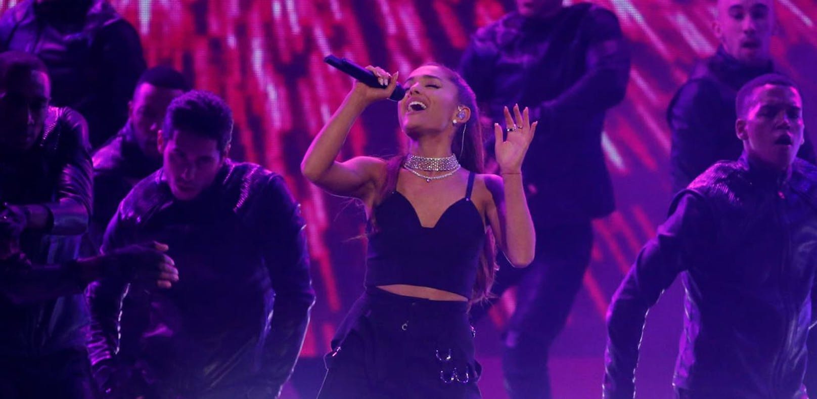 Ariana Grande setzt ihre Tour in Paris fort