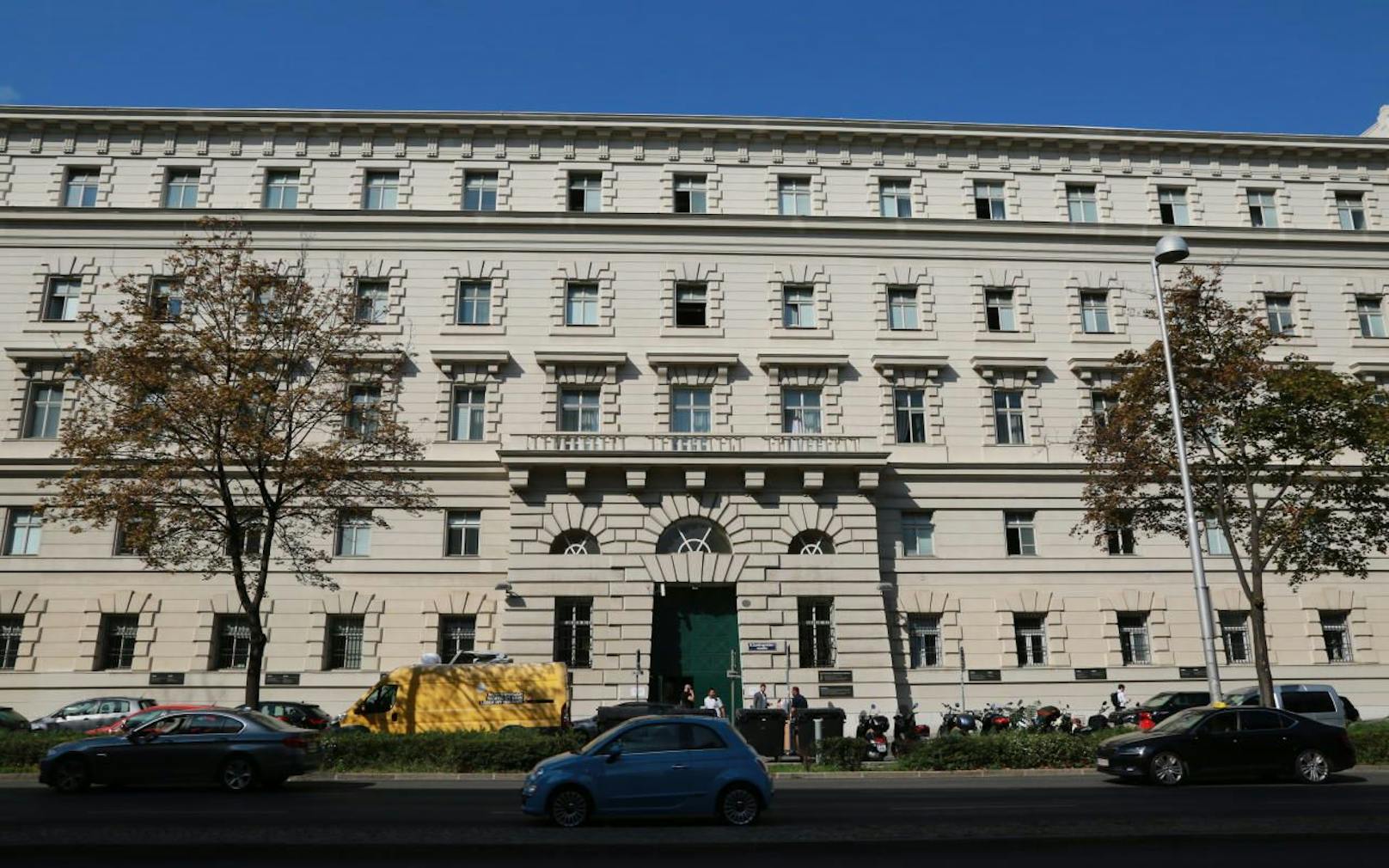 Das Landesgericht für Strafsachen in Wien von außen.