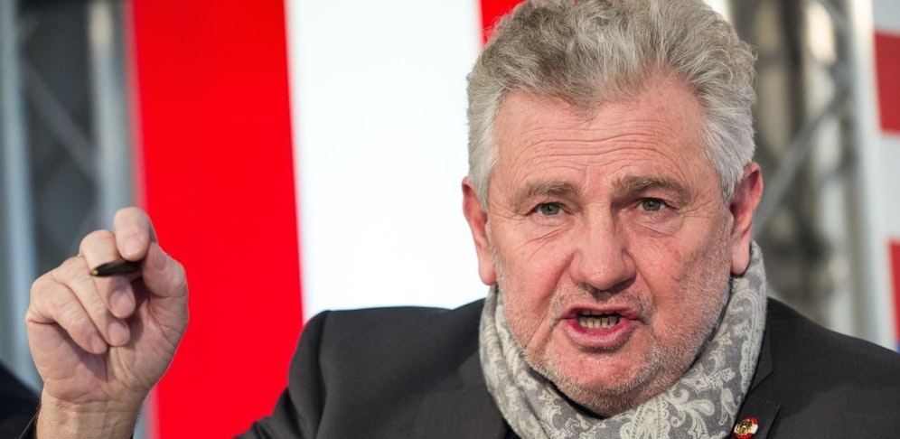 Andreas Mölzer (FP) sieht in der Historikerkommission seiner Partei lediglich ein "taktisches Manöver".