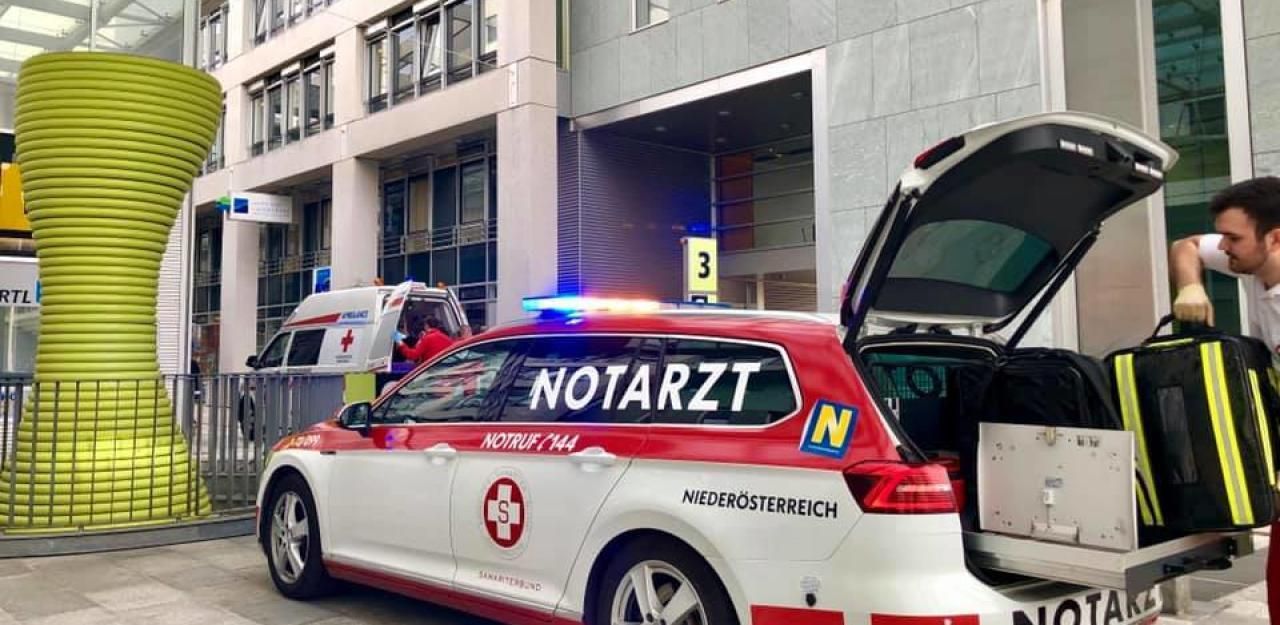 Symbolfoto eines Notarztwagens.
